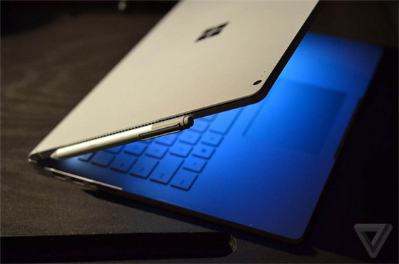 Surface Book2�ع�:���귢��!���������ǿ