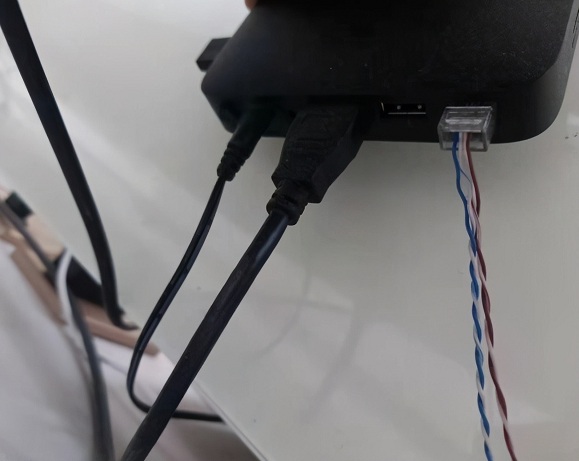 宽带入户后怎么连接路由器和猫