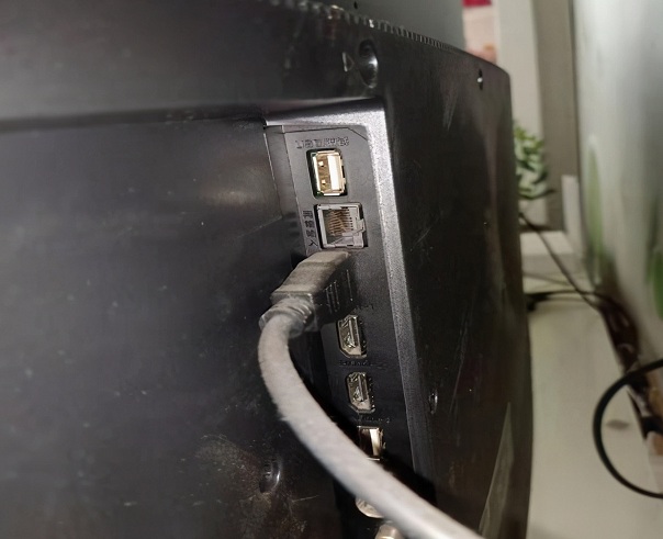 宽带入户后怎么连接路由器和猫